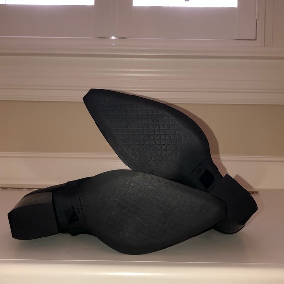 Intentionally Blank two tone black booties - Picture 4 of 6